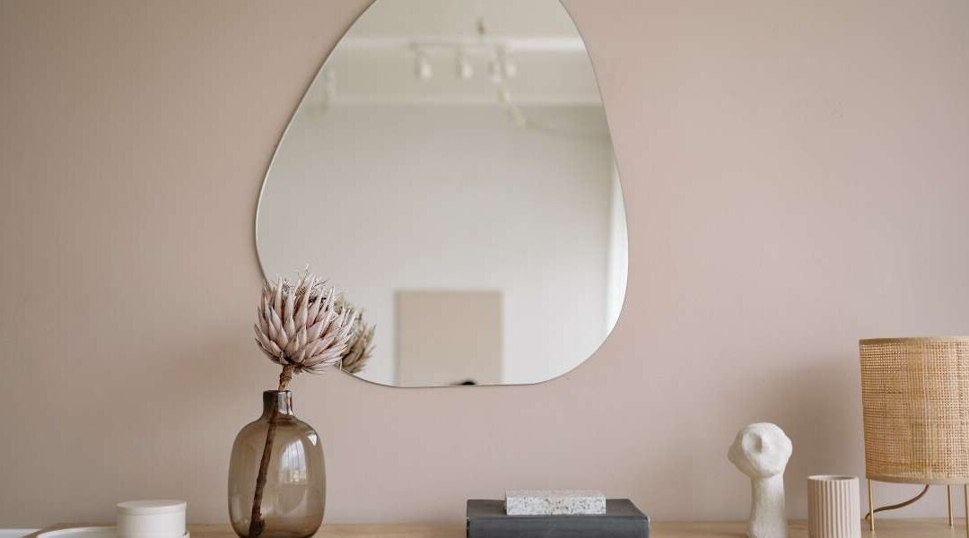 Miroir mural moderne : comment révolutionner votre décoration intérieure avec élégance ?